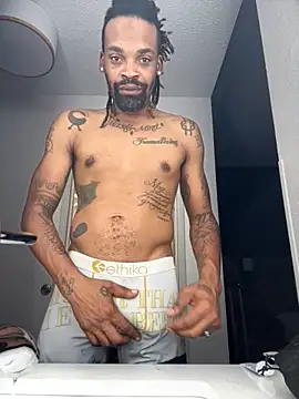 Snapshot of 1BeautyN1Beast chatting on 10-12-25, 12:37 1BeautyN1Beast online show from 10-12-25, 12:37