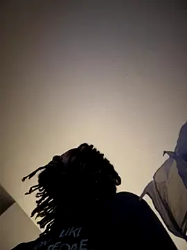 Snapshot of 1BeautyN1Beast chatting on 10-15-25, 01:06 1BeautyN1Beast online show from 10-15-25, 01:06