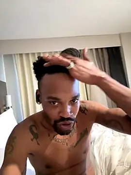 Snapshot of 1BeautyN1Beast chatting on 11-03-25, 07:26 1BeautyN1Beast online show from 11-03-25, 07:26