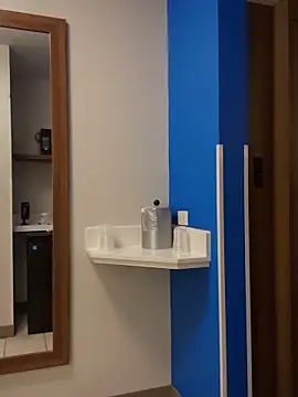 1BeautyN1Beast online show from 12-18-25, 01:44