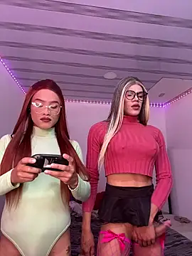 Snapshot of big_girl21cm chatting on 02-10-26, 01:37 big girl21cm online show from 02-10-26, 01:37