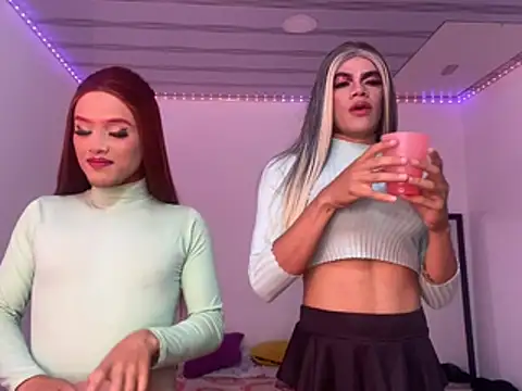 Snapshot of big_girl21cm chatting on 02-22-26, 01:53 big girl21cm online show from 02-22-26, 01:53