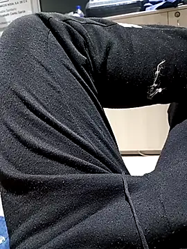 Snapshot of Jair2310 chatting on 04-12-26, 09:14 Jair2310 online show from 04-12-26, 09:14