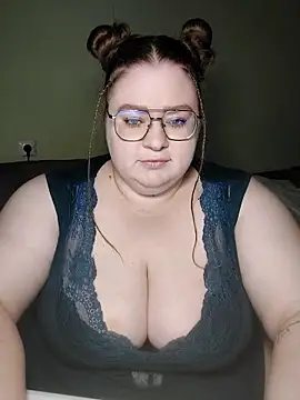 Chloe WS online show from 10-13-25, 04:56