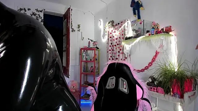Snapshot of lady_sontse_ chatting on 04-05-26, 06:49 lady sontse online show from 04-05-26, 06:49