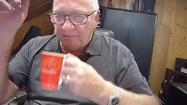 biggandybig online show from 10-31-25, 03:40