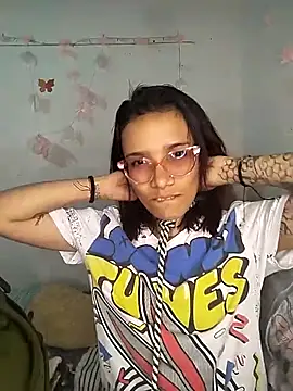 Yaumiko online show from 02-10-26, 12:37