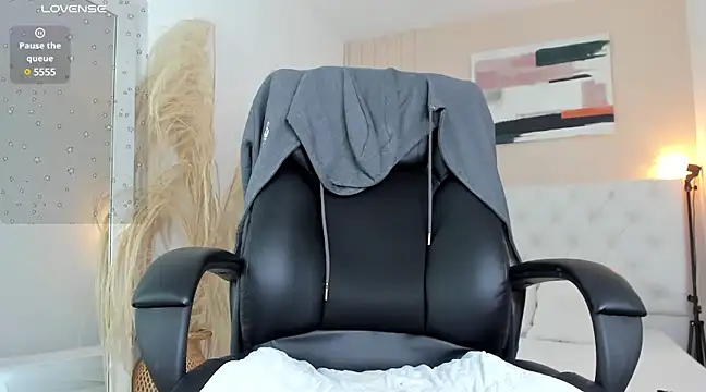 LOISE-XX online show from 01-04-25, 06:52