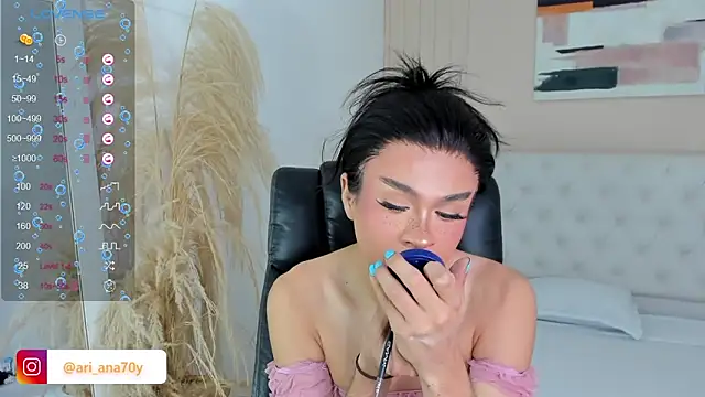 LOISE-XX online show from 09-18-25, 05:09