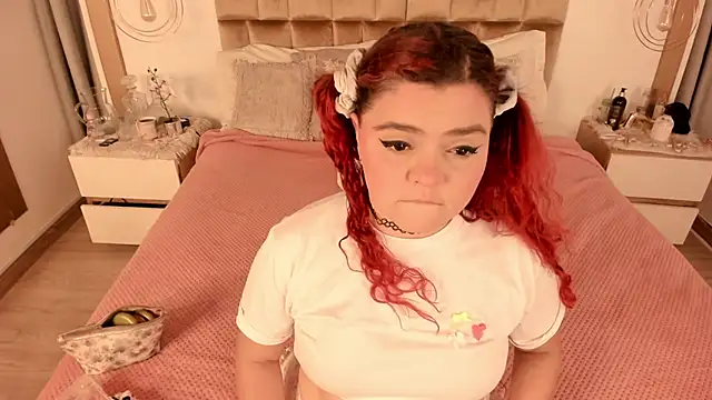 Twwiiggy online show from 01-29-25, 08:04