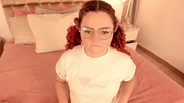 Twwiiggy online show from 02-15-25, 08:01