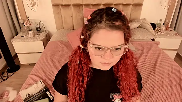 Twwiiggy online show from 02-20-25, 02:29