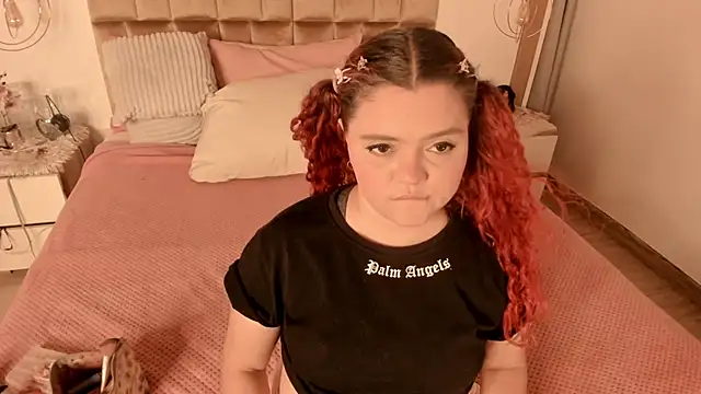 Twwiiggy online show from 02-27-25, 08:20