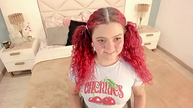 Twwiiggy online show from 10-21-25, 08:09