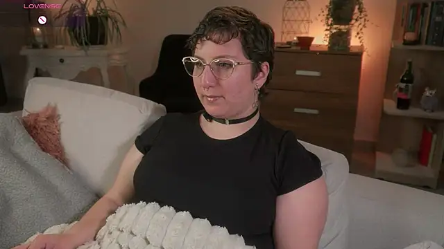 Snapshot of Ximenna_Cruz chatting on 11-16-25, 11:21 Ximenna Cruz online show from 11-16-25, 11:21