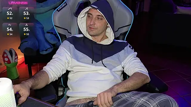 Snapshot of Gil_gamesh90 chatting on 10-26-25, 02:39 Gil gamesh90 online show from 10-26-25, 02:39