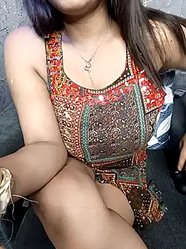 Divya girl online show from 02-01-25, 06:51