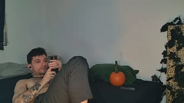 JackDesFeux online show from 10-14-25, 09:37