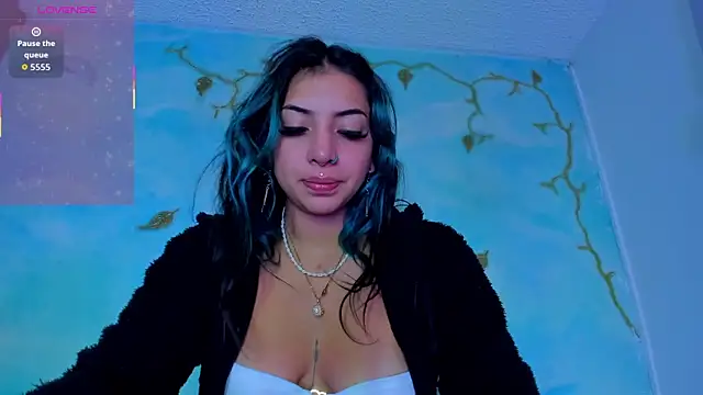 Snapshot of SaturnooStonee chatting on 02-16-26, 02:18 SaturnooStonee online show from 02-16-26, 02:18