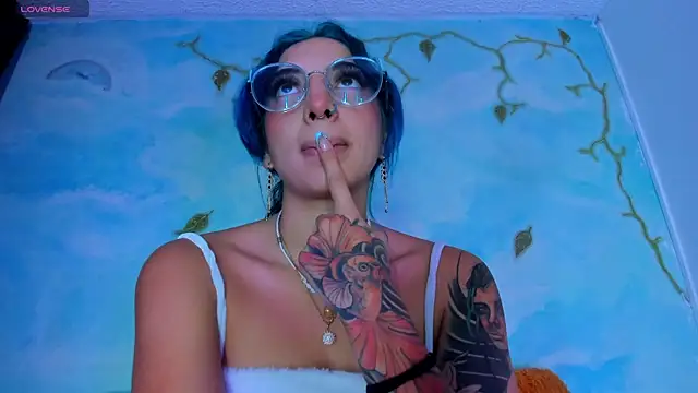 Snapshot of SaturnooStonee chatting on 03-04-26, 03:45 SaturnooStonee online show from 03-04-26, 03:45