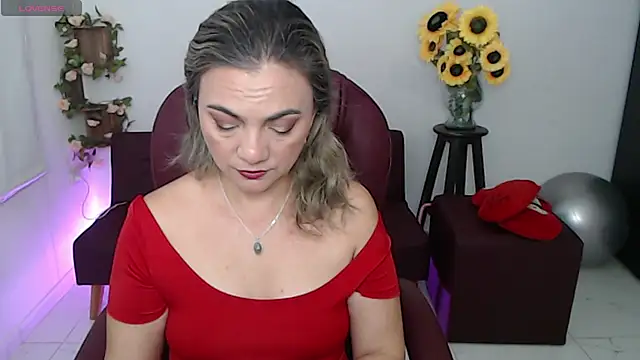 Snapshot of ana_milf chatting on 04-16-26, 01:45 ana milf online show from 04-16-26, 01:45