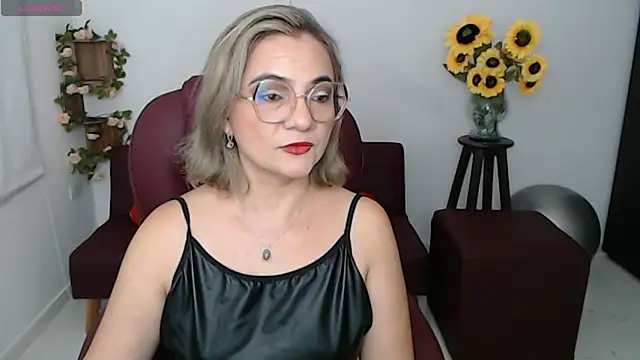 Snapshot of ana_milf chatting on 05-01-26, 01:59 ana milf online show from 05-01-26, 01:59