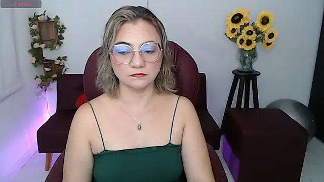 Snapshot of ana_milf chatting on 05-05-26, 01:41 ana milf online show from 05-05-26, 01:41