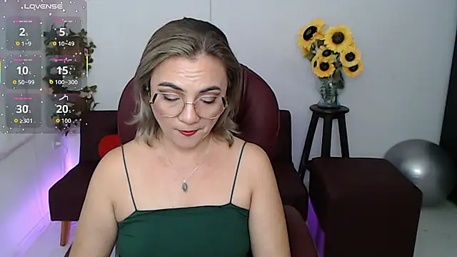 Snapshot of ana_milf chatting on 05-11-26, 04:04 ana milf online show from 05-11-26, 04:04