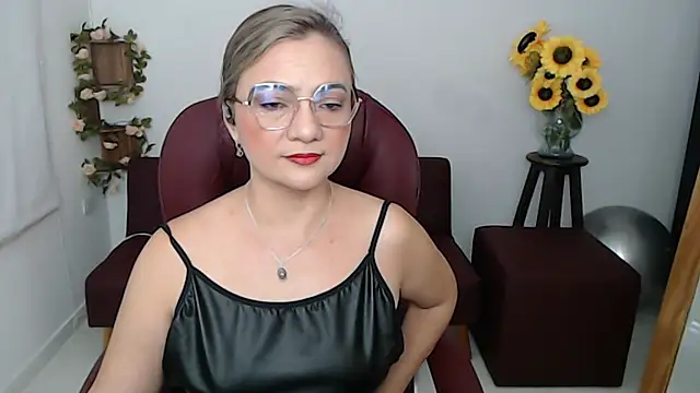 Snapshot of ana_milf chatting on 05-13-26, 01:19 ana milf online show from 05-13-26, 01:19