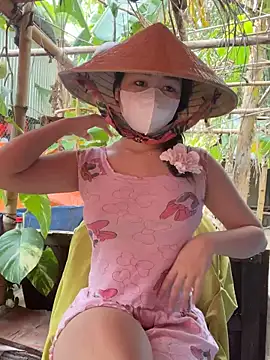 BabyThree  online show from 01-04-25, 07:45