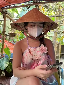 BabyThree  online show from 01-05-25, 07:49