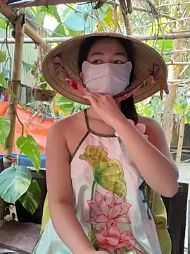 BabyThree  online show from 01-08-25, 07:34