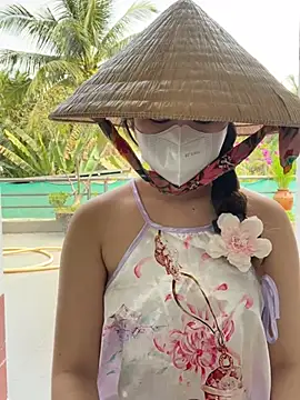 BabyThree  online show from 01-10-25, 08:18