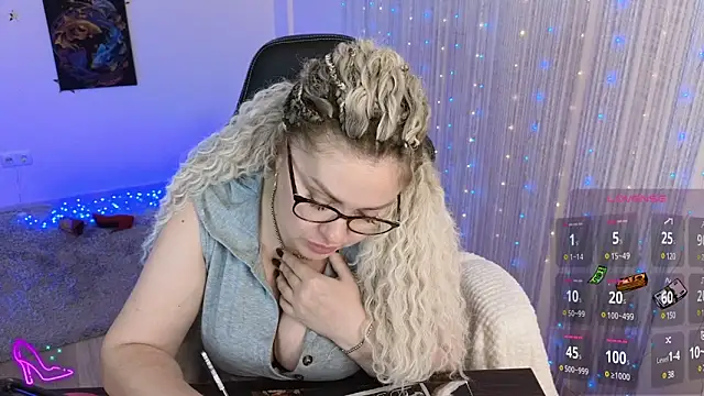 misskaassandraa online show from 12-08-24, 07:54