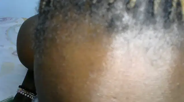 Snapshot of laetitia_ chatting on 01-26-25, 05:56 laetitia online show from 01-26-25, 05:56