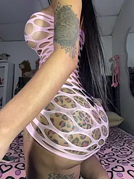 Snapshot of saragill323 chatting on 11-09-25, 12:31 saragill323 online show from 11-09-25, 12:31