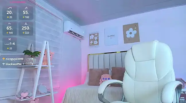 Snapshot of Cristall_Bunny chatting on 02-03-25, 12:47 Cristall Bunny online show from 02-03-25, 12:47