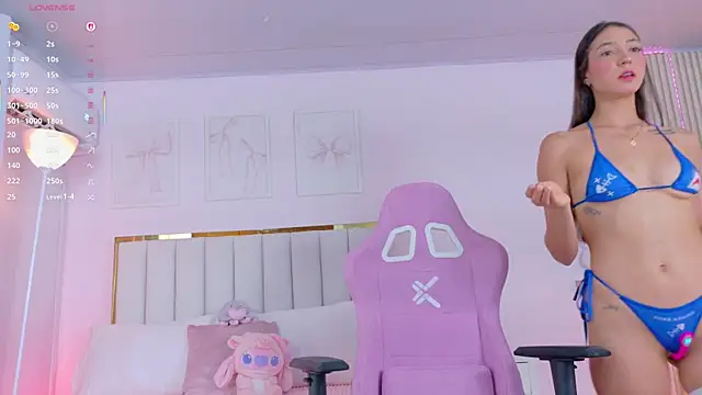 Snapshot of Cristall_Bunny chatting on 10-06-25, 12:30 Cristall Bunny online show from 10-06-25, 12:30