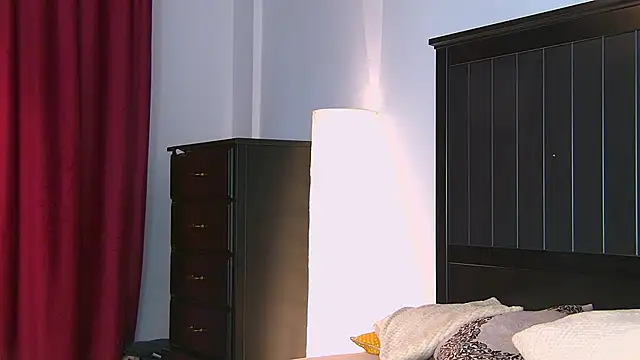 Snapshot of Yanira_Muslim chatting on 09-17-25, 04:36 Yanira Muslim online show from 09-17-25, 04:36