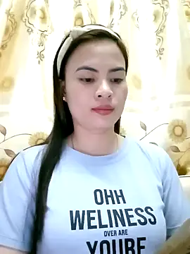 NgocQuyen2K online show from 02-06-25, 02:33