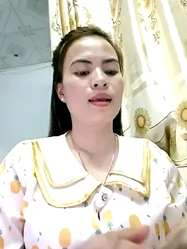 NgocQuyen2K online show from 02-08-25, 09:35