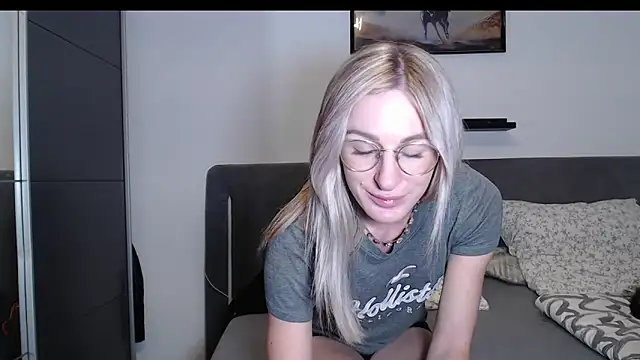 Liana Lou online show from 03-06-26, 07:10