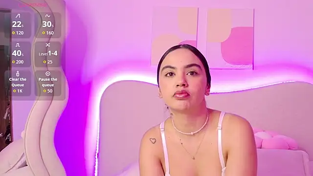 Snapshot of innocentlady_ chatting on 10-17-25, 01:46 innocentlady online show from 10-17-25, 01:46