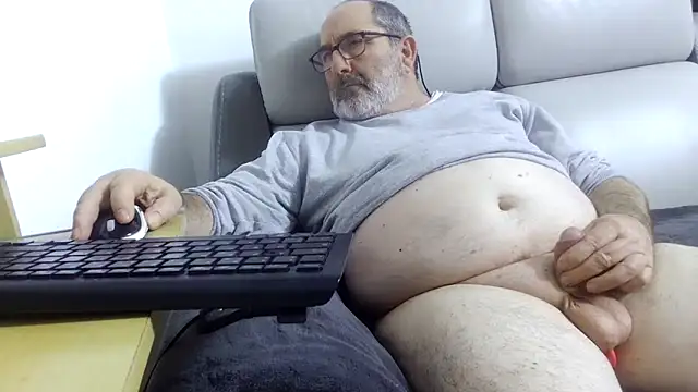 Snapshot of gillou1234 chatting on 03-05-26, 11:45 gillou1234 online show from 03-05-26, 11:45