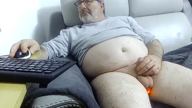 Snapshot of gillou1234 chatting on 03-20-26, 12:15 gillou1234 online show from 03-20-26, 12:15