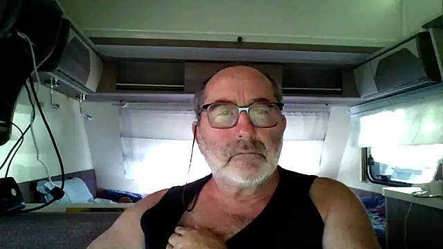gillou1234 online show from 07-28-26, 02:57