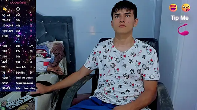 Snapshot of Jacobb_Lee chatting on 10-10-25, 05:23 Jacobb Lee online show from 10-10-25, 05:23