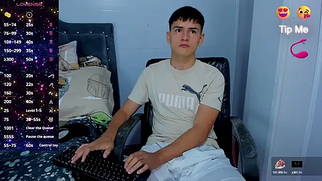 Snapshot of Jacobb_Lee chatting on 10-27-25, 10:03 Jacobb Lee online show from 10-27-25, 10:03