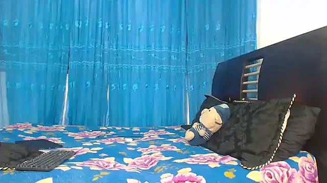 Hot Sharks  online show from 10-15-25, 06:57