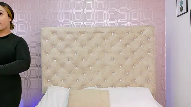 Sara Desire online show from 10-10-25, 12:15